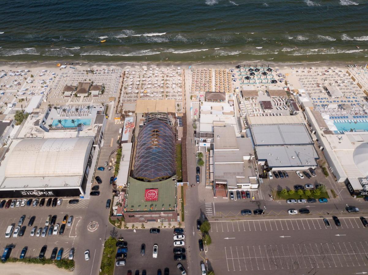 Apartament Bulevard - Summerland Mamaia Exteriör bild